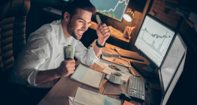 YesHappinessManHoldingManyDollarsAndRejoicingWin | Cryptocoin Stock Exchange Myrepso Bewertung (myrepso.com) – Eine fortschrittliche Handelserfahrung mit dieser Broker-Plattform