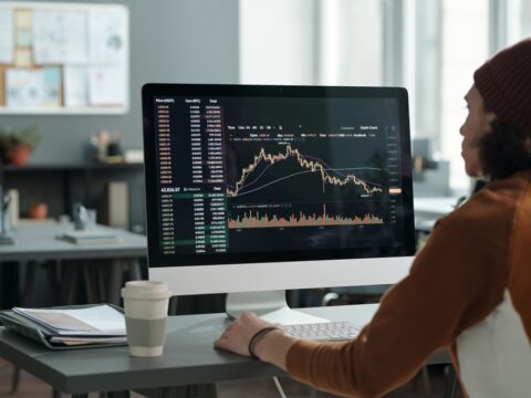 Reseña de Quintustrade (quintustrade.com) – Afilando tu Ventaja en el Trading con Esta Plataforma